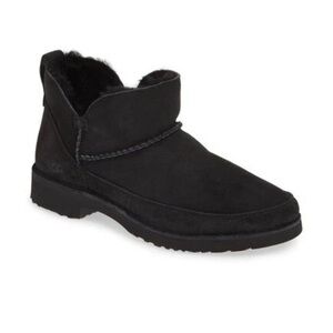 UGG Melrose, Black, EUC!!